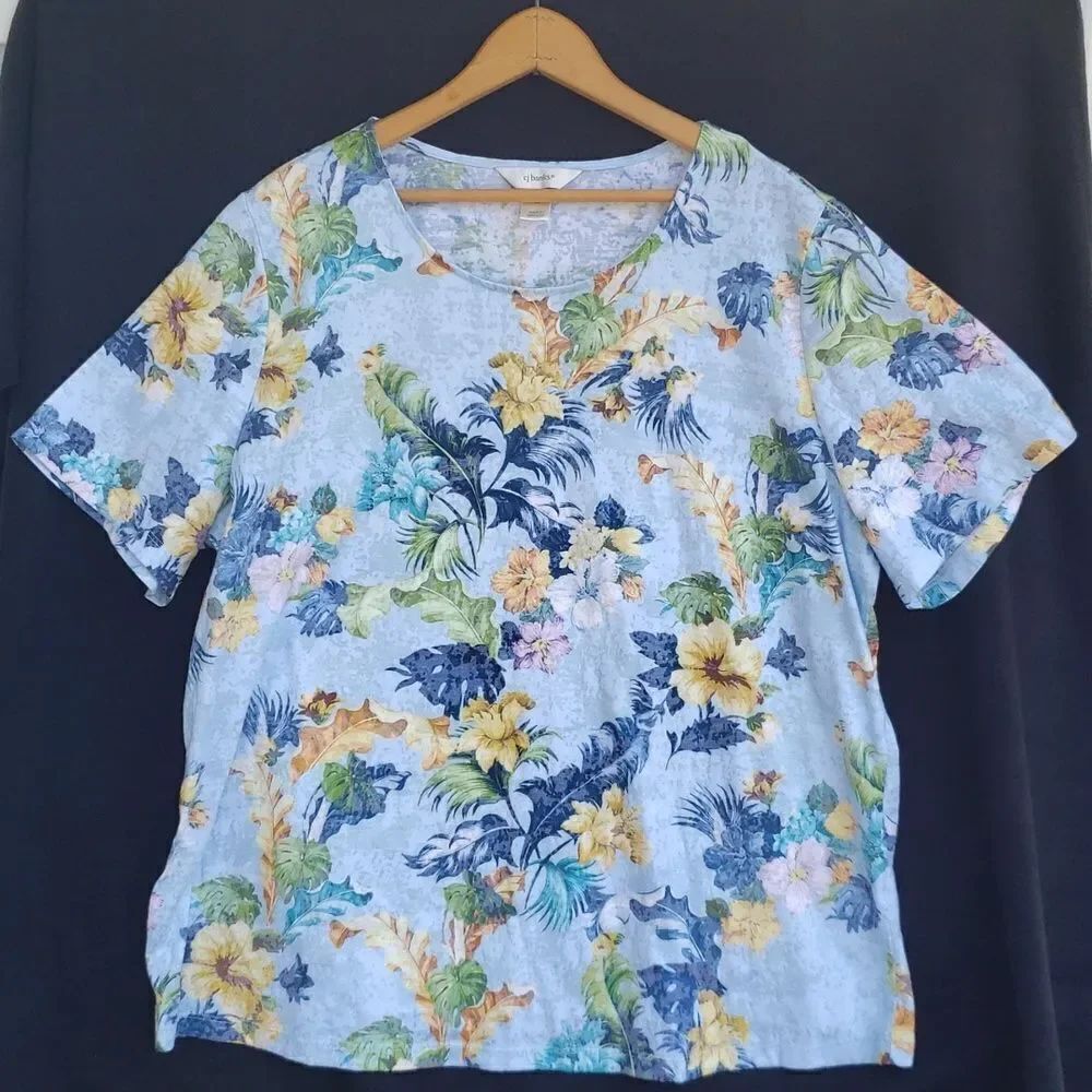 Pretty CJ Banks Floral Hibiscus Top Sz 1X